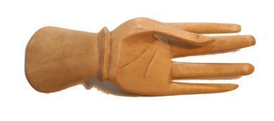 Hand - Handgeschnitzt 